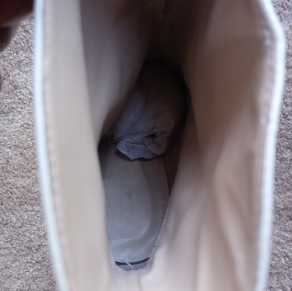 Women's Shoe Size 9.5 - Picture 6 of 6